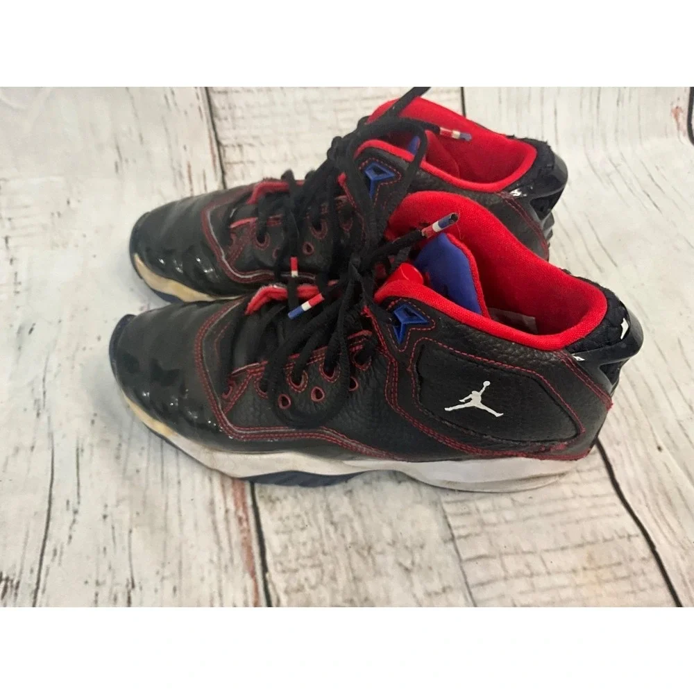Size 5 (GS) - Jordan B'Loyal Mid Triple Black‎